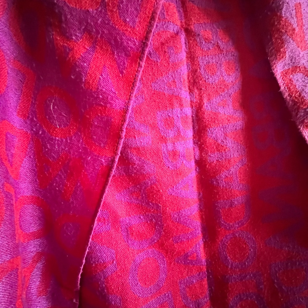 D&G Pink Shawl Cozy Wrap Scarf - Picture 7 of 7